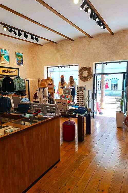 Reformas y rehabilitación de comercios y viviendas en Tarifa para tiendas y restaurantes - CONSTRUCTA - Campo de Gibraltar, Algeciras, Sotogrande, Zahara de los Atunes, San Roque, La Alcaidesa, La Linea de la Concepción, Los Barrios.