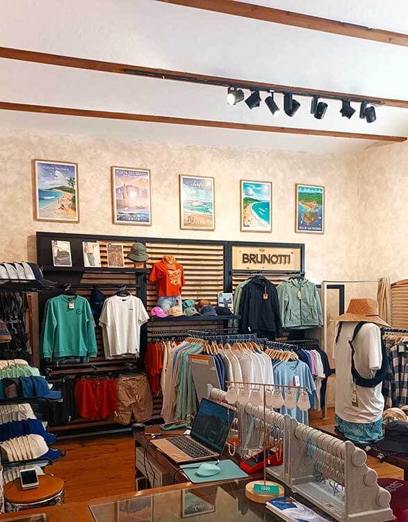 Reforma de tienda de ropa en Tarifa - Construcciones y reformas CONSTRUCTA - Campo de Gibraltar, Algeciras, Sotogrande, Zahara de los Atunes, San Roque, La Alcaidesa, La Linea de la Concepción, Los Barrios.